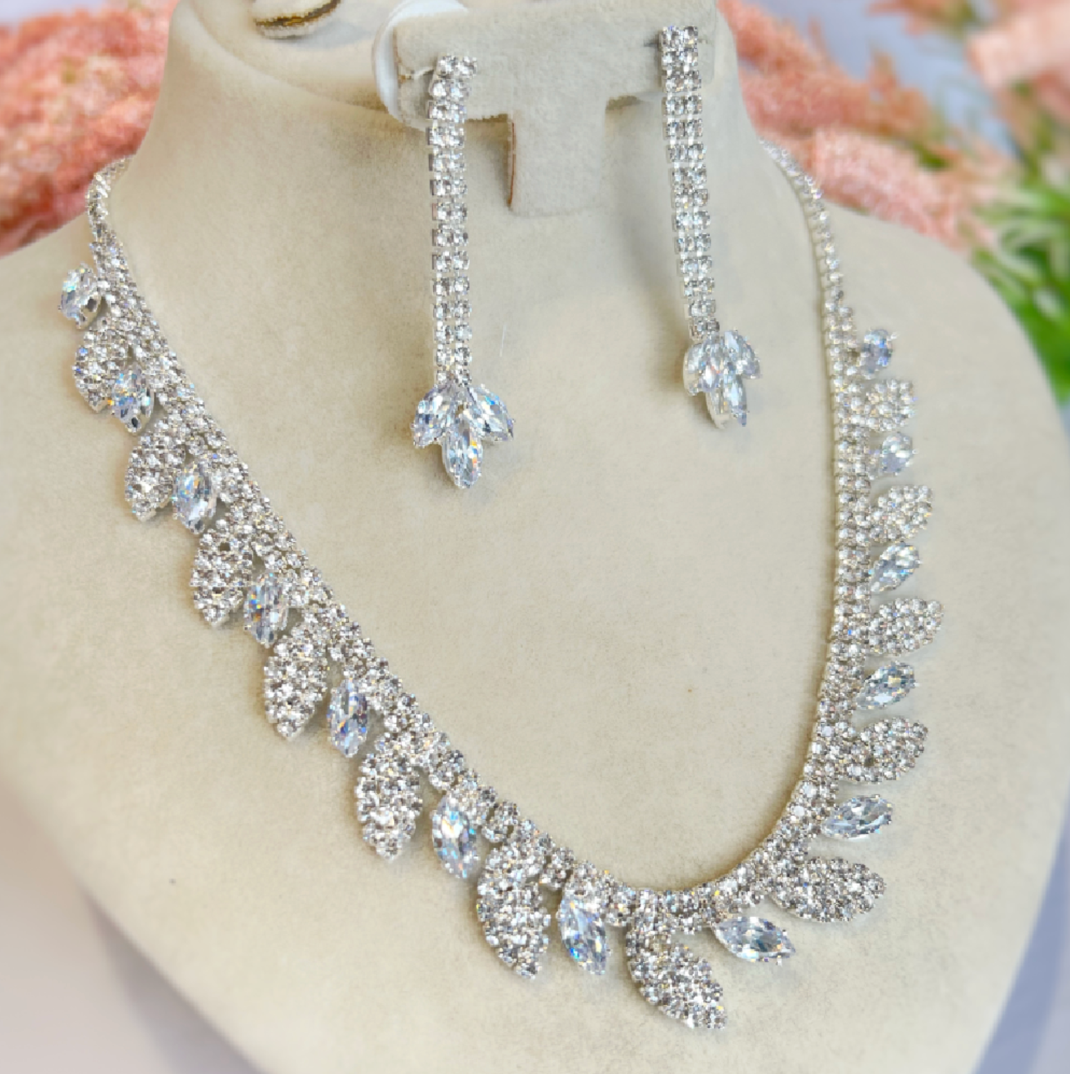 Dalel Botanical Jewelry Set – Silver-Tone Imitation Stone Necklace, Bracelet, Earrings & Ring