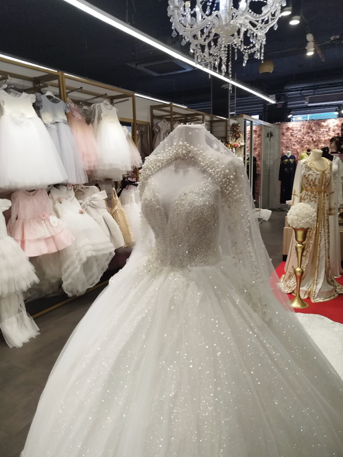 Sherazade Princess Wedding Dress | Luxury Pearl Bridal Ball Gown with Train