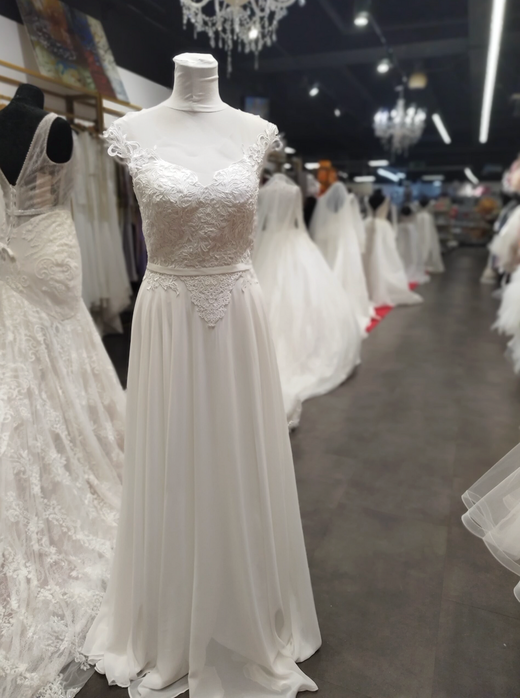 Alizée Empire Wedding Dress – Lace Bodice – Belted Waist – Size 40